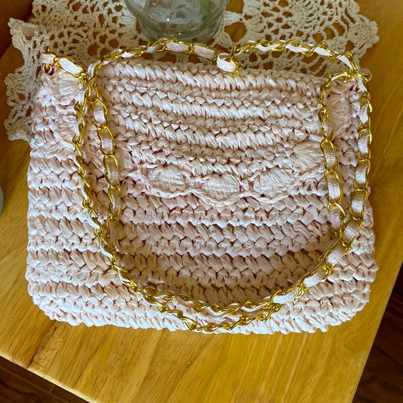 NWOT Cute pastel pink crochet like crossbody bag - Picture 1 of 6